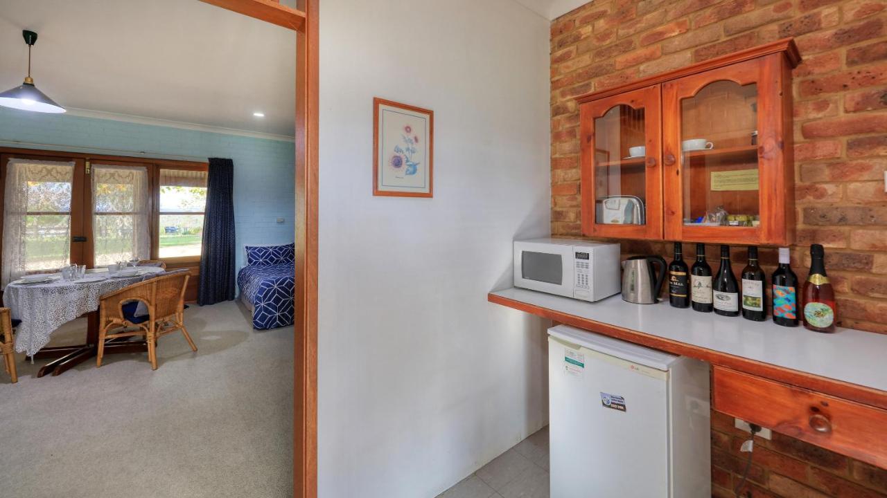 The Vineyard Motel Cowra Exterior foto